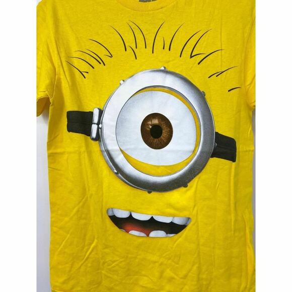 Despicable Me Minion Made Adult Yellow Short Sleeve T-shirt Top NEW Medium - Picture 2 of 6